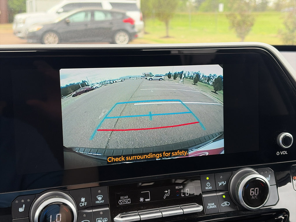 Used 2025 Toyota Highlander XLE image 25