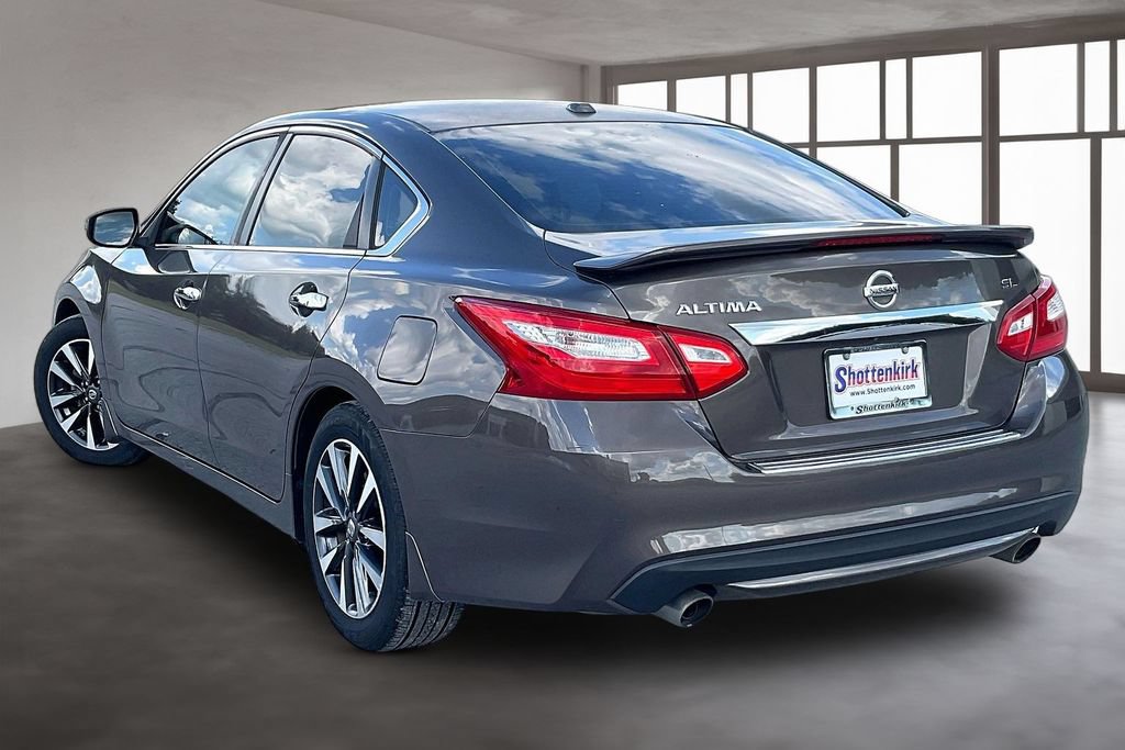 Used 2016 Nissan Altima 2.5 SL w/ 2.5 Technology w/LED Package FWD image 4