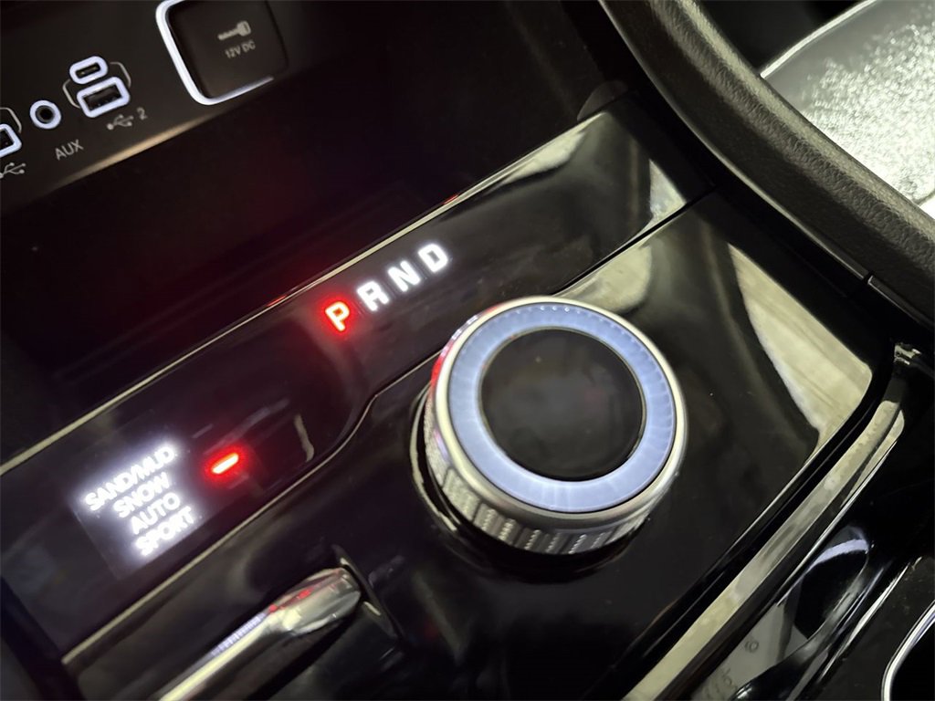 Used 2022 Jeep Grand Cherokee Limited image 17