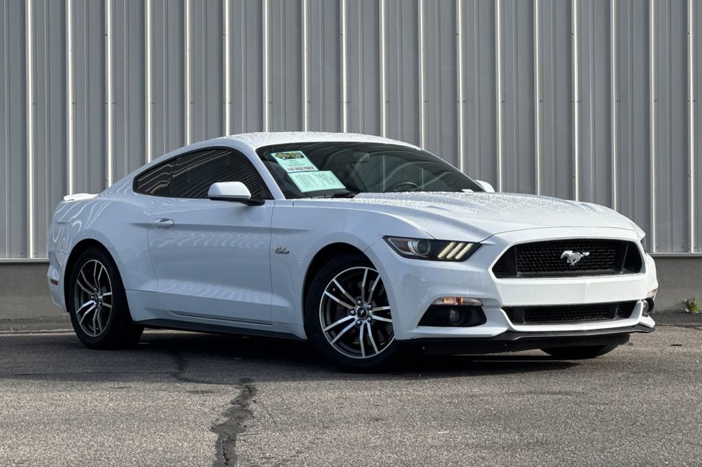Used 2017 Ford Mustang GT RWD image 2