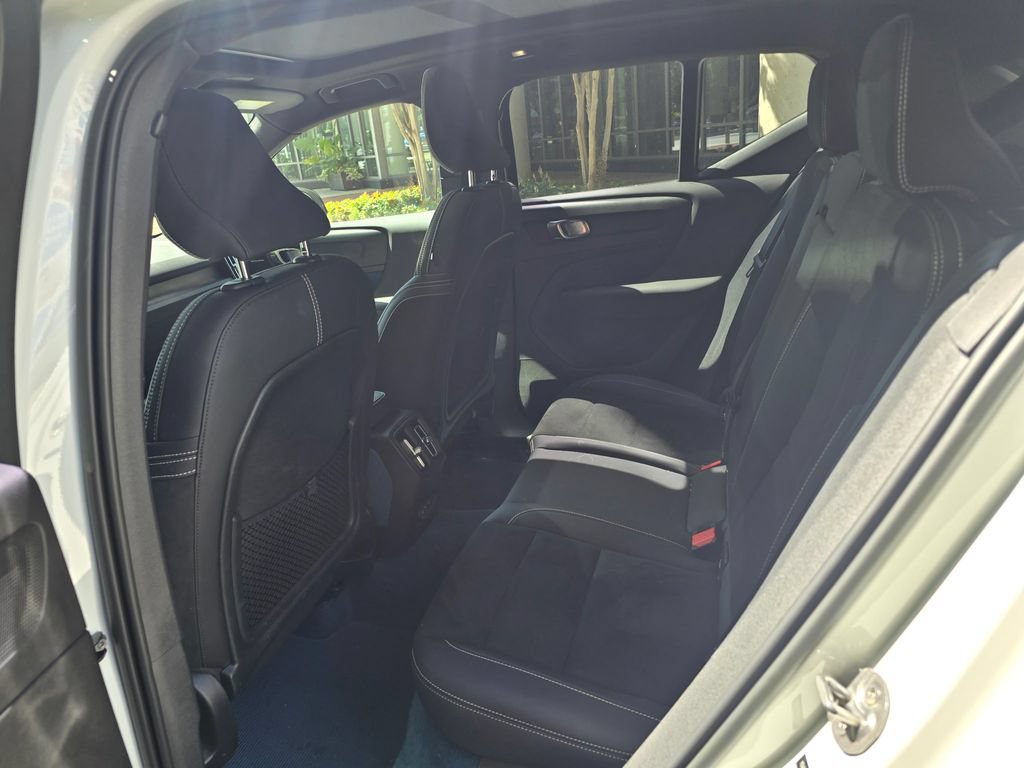 Certified 2023 Volvo XC40 Recharge Ultimate AWD/4WD image 8
