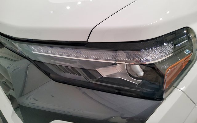 Used 2024 Chevrolet Colorado LT w/ LT Convenience Package III image 7