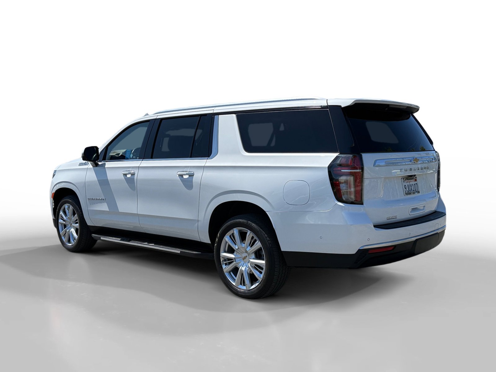 Used 2023 Chevrolet Suburban High Country w/ Advanced Technology Package image 3