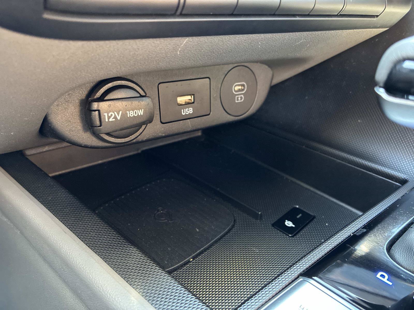 Used 2025 Hyundai Elantra SEL FWD image 29