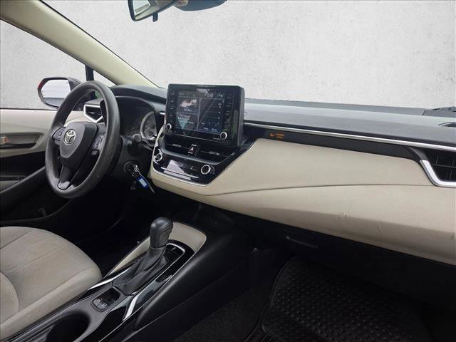 Used 2022 Toyota Corolla LE image 18