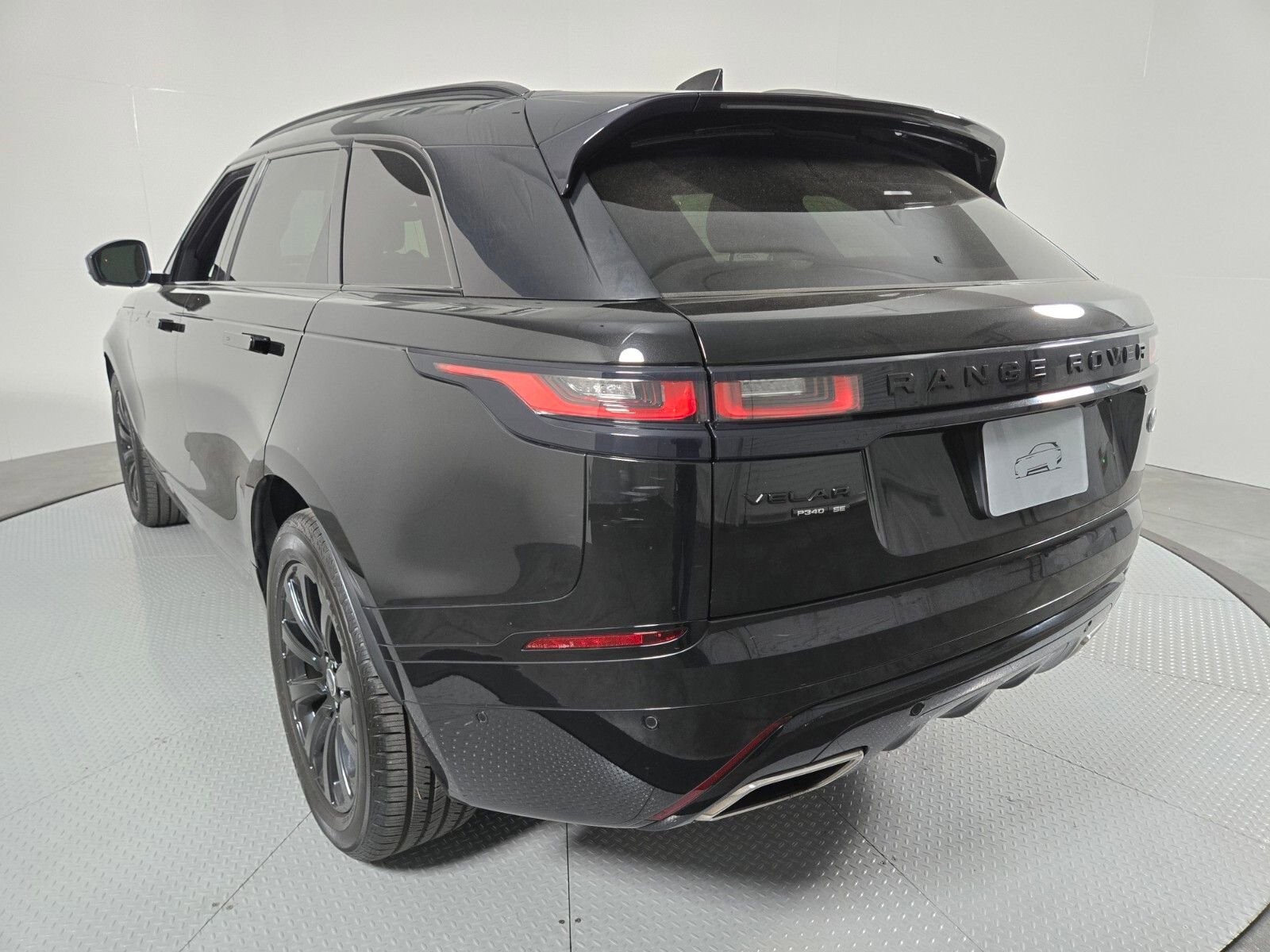 Used 2019 Land Rover Range Rover Velar R-Dynamic SE AWD/4WD image 17