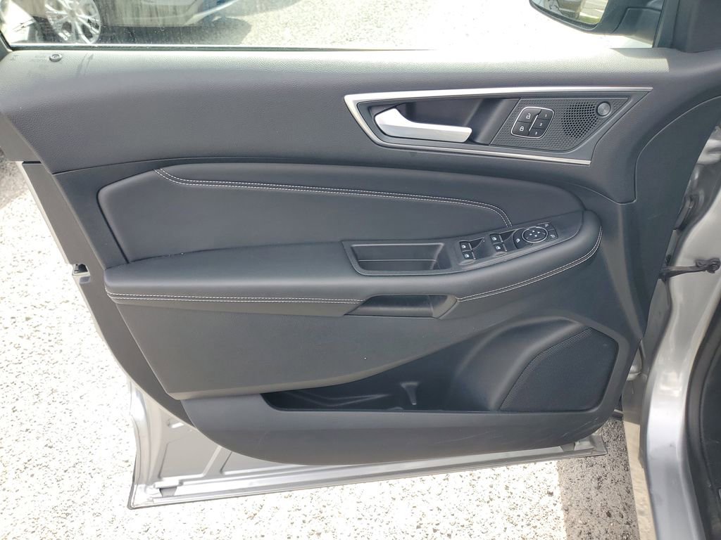 Used 2024 Ford Edge Titanium image 12