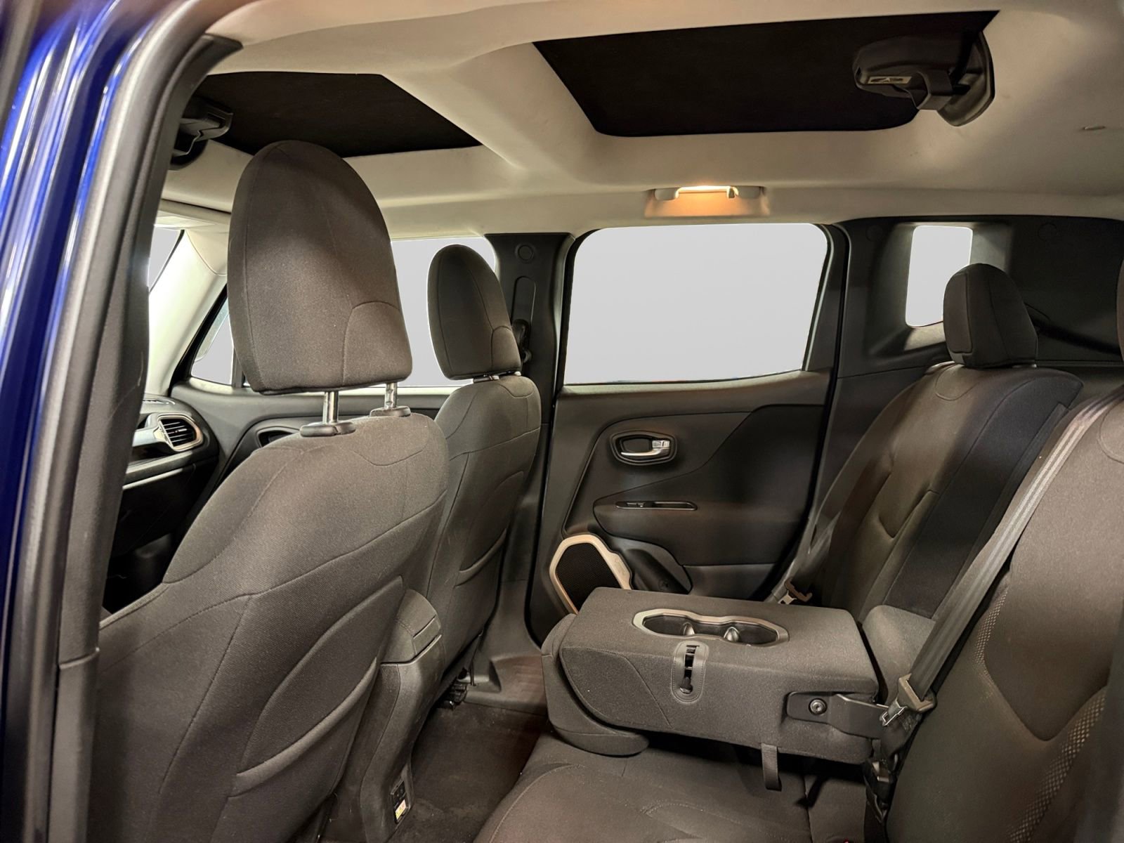 Used 2017 Jeep Renegade Latitude FWD image 39