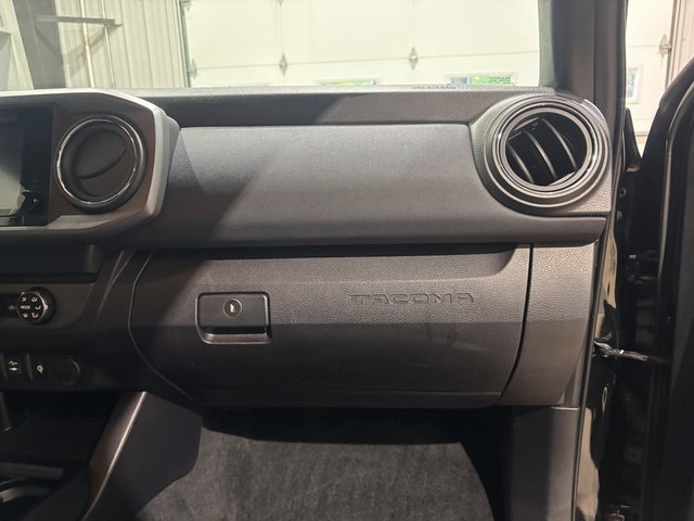 Used 2019 Toyota Tacoma TRD Off-Road image 25