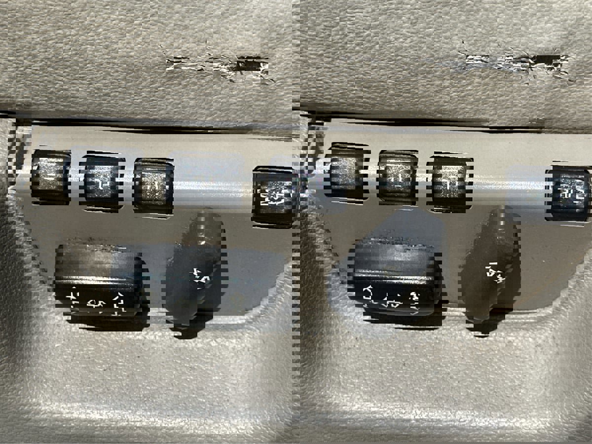 Used 2004 Volvo XC90 2.5T image 27