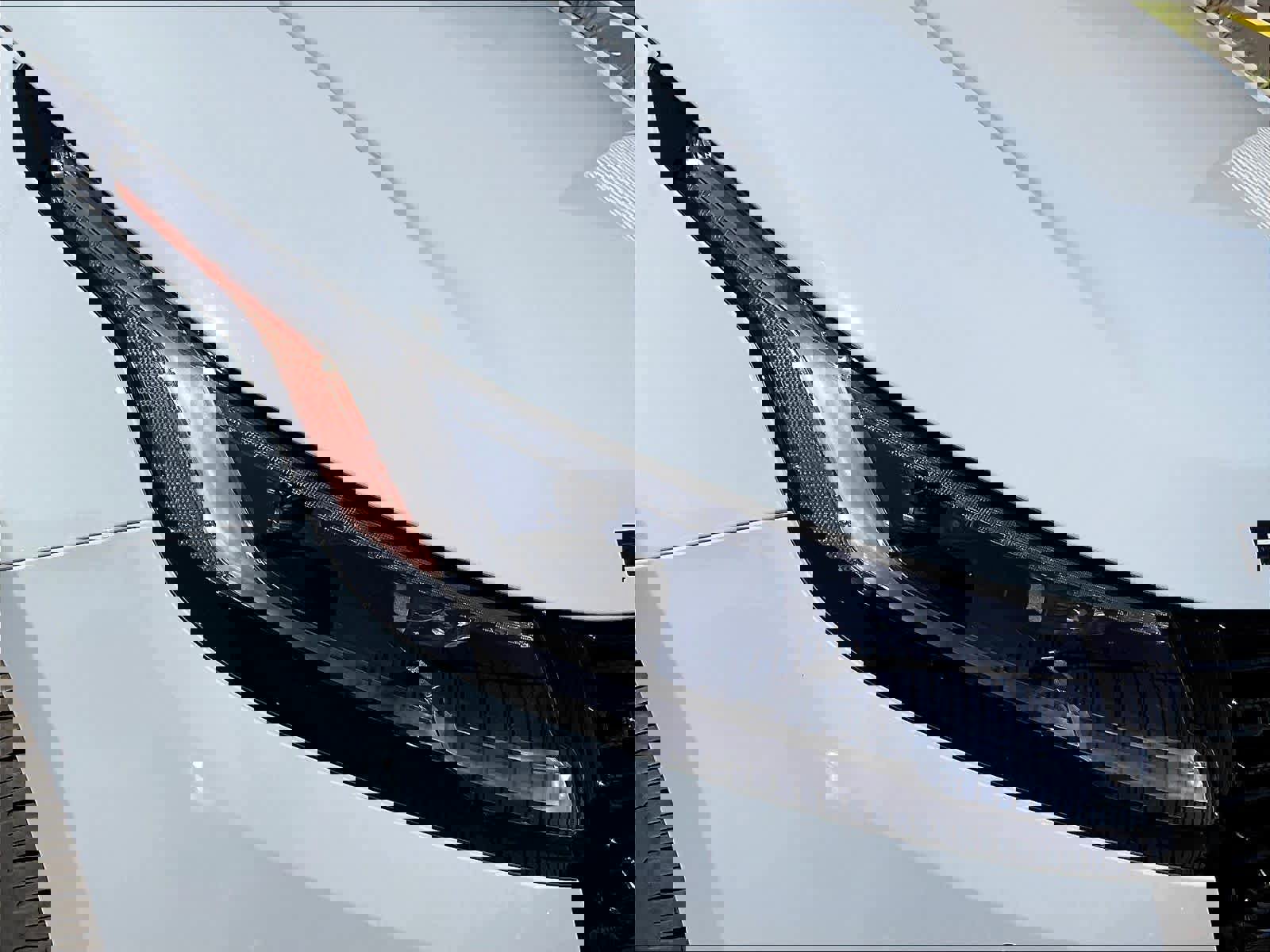 New 2025 Land Rover Range Rover Velar Dynamic SE image 31