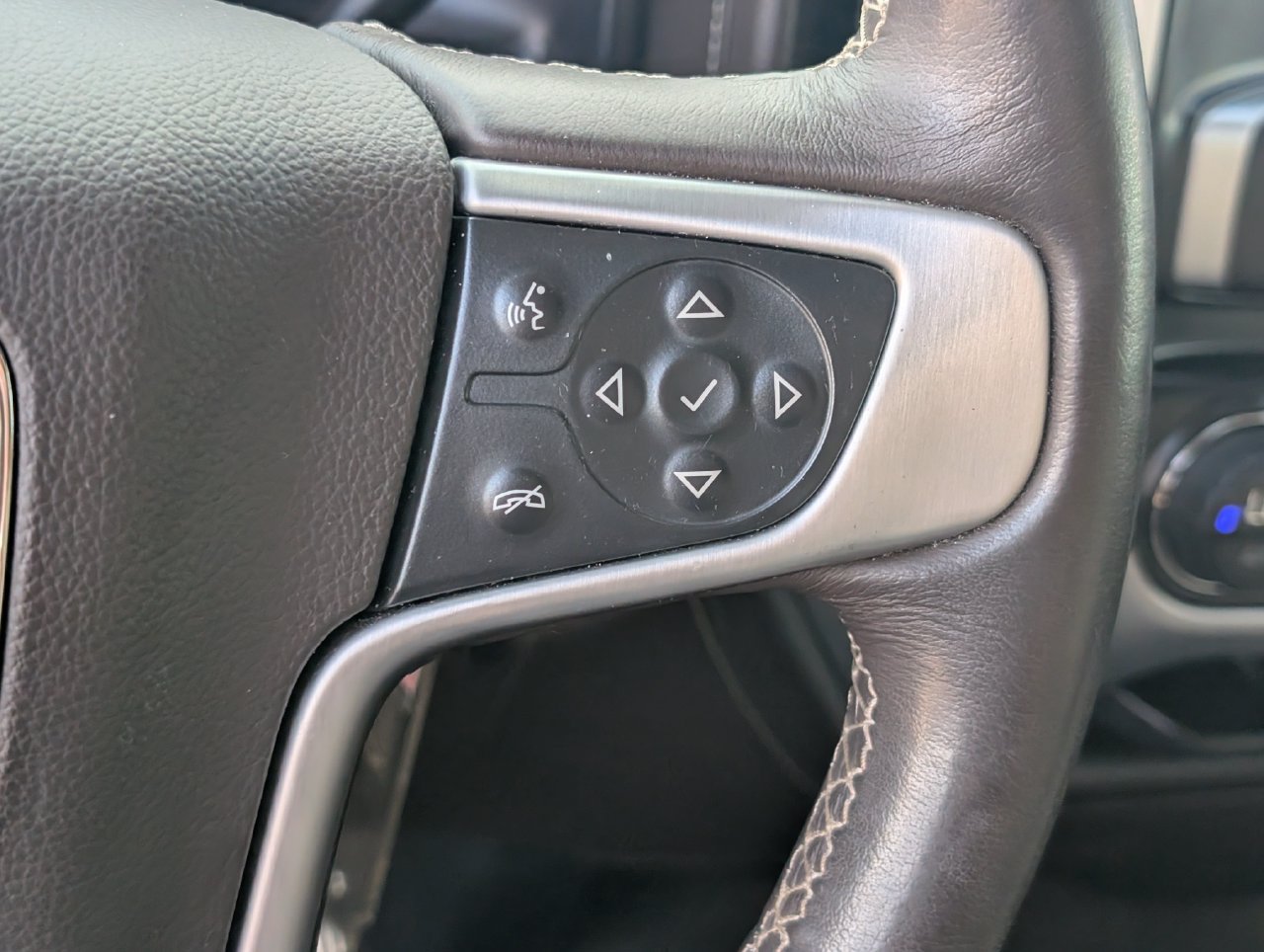 Used 2015 GMC Sierra 1500 SLE w/ SLE Value Package RWD image 21