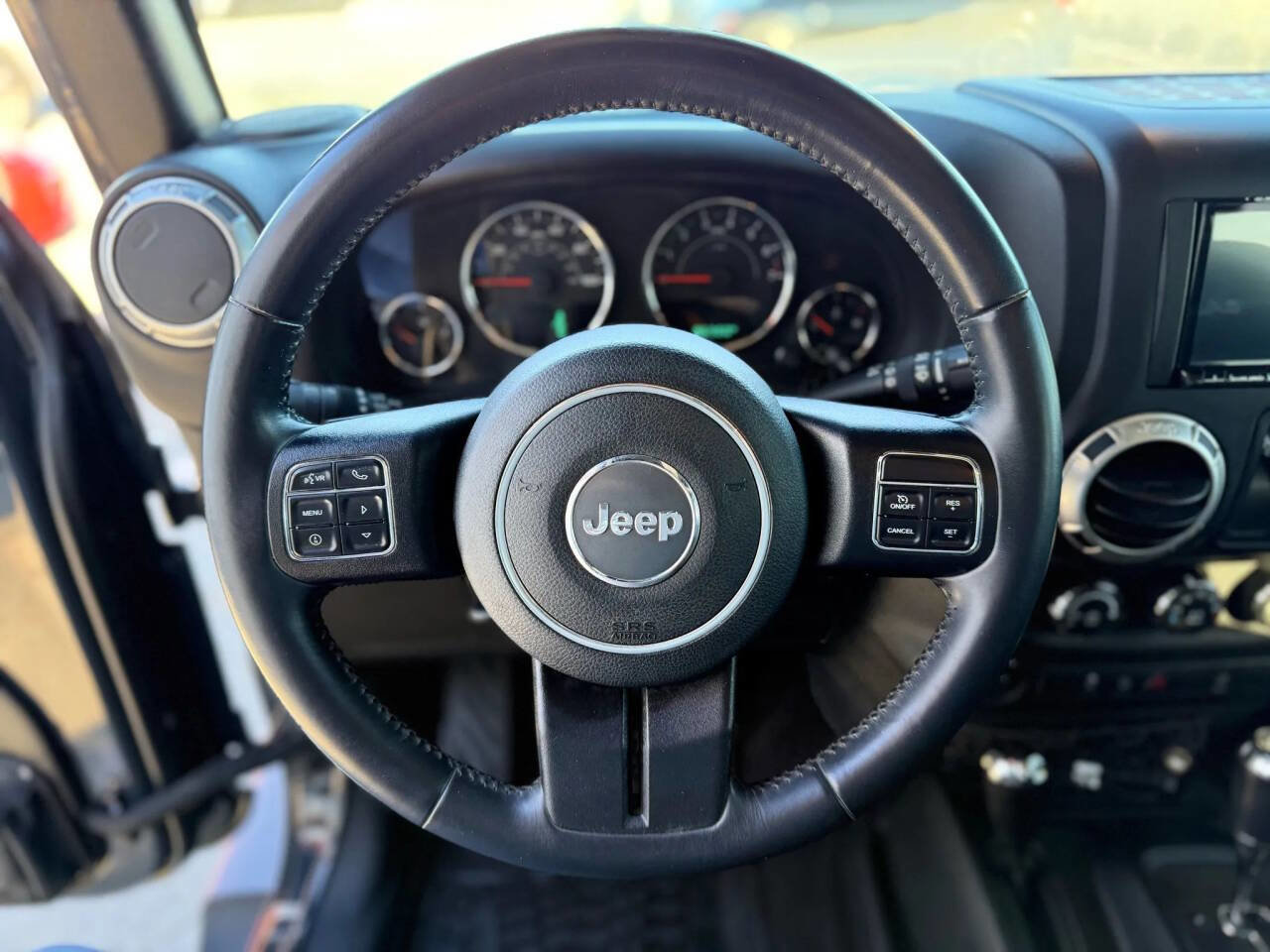 Used 2017 Jeep Wrangler Sahara w/ Connectivity Group image 14