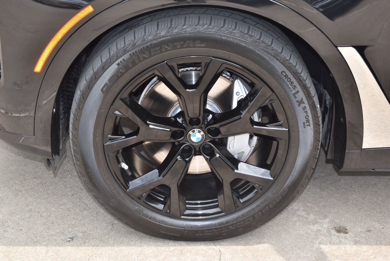 Used 2025 BMW X7 xDrive40i w/ Premium Package AWD/4WD image 39