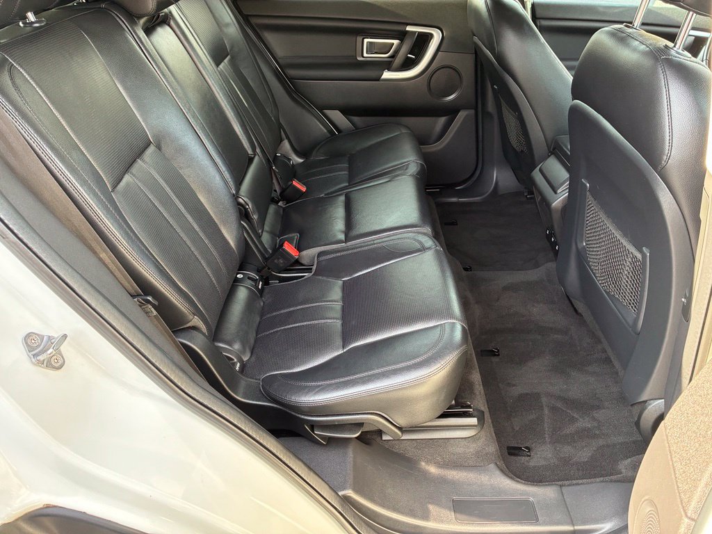 Used 2017 Land Rover Discovery Sport HSE AWD/4WD image 18