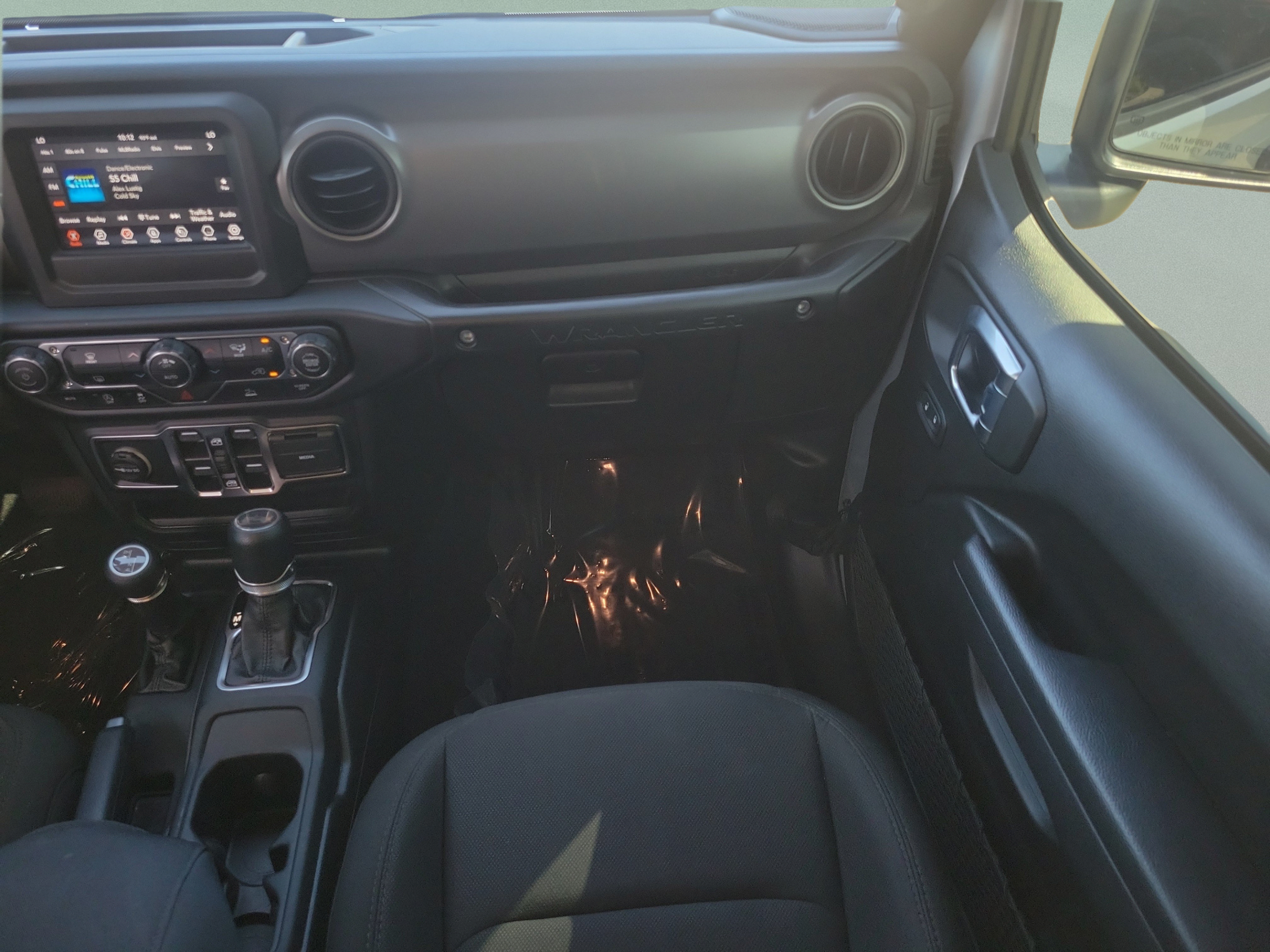 Used 2022 Jeep Wrangler Unlimited Sport AWD/4WD image 14