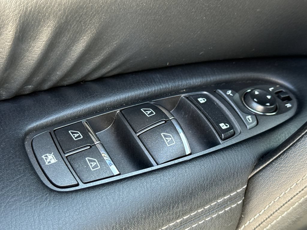 Used 2020 Nissan Armada Platinum w/ Captain's Chairs Package RWD image 21