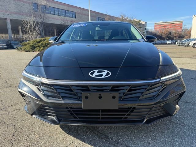 Certified 2025 Hyundai Elantra SE video 2