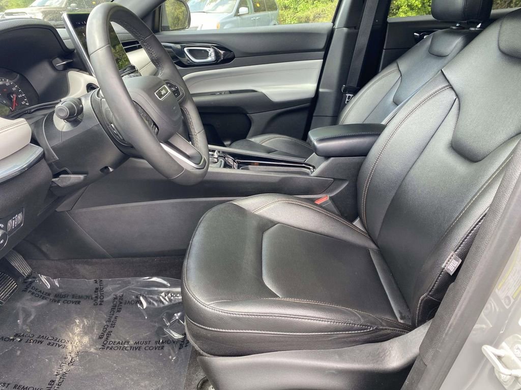 Used 2024 Jeep Compass Limited image 13