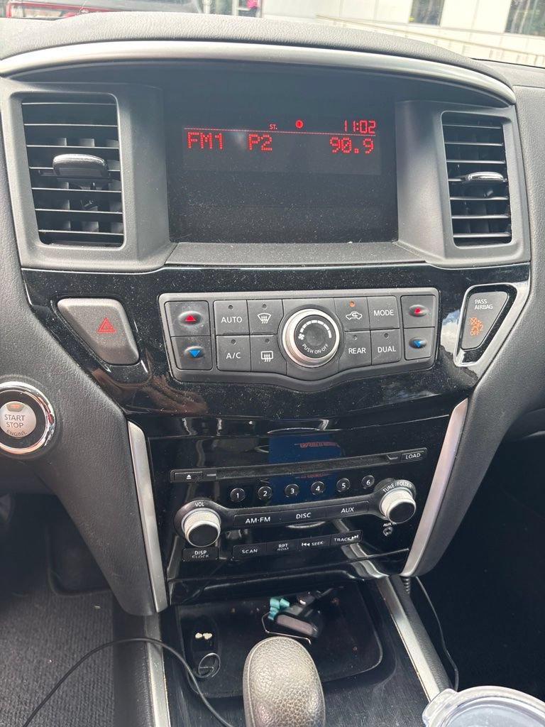 Used 2016 Nissan Pathfinder S FWD image 2