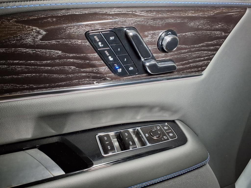 New 2026 Cadillac Escalade IQL Luxury image 15