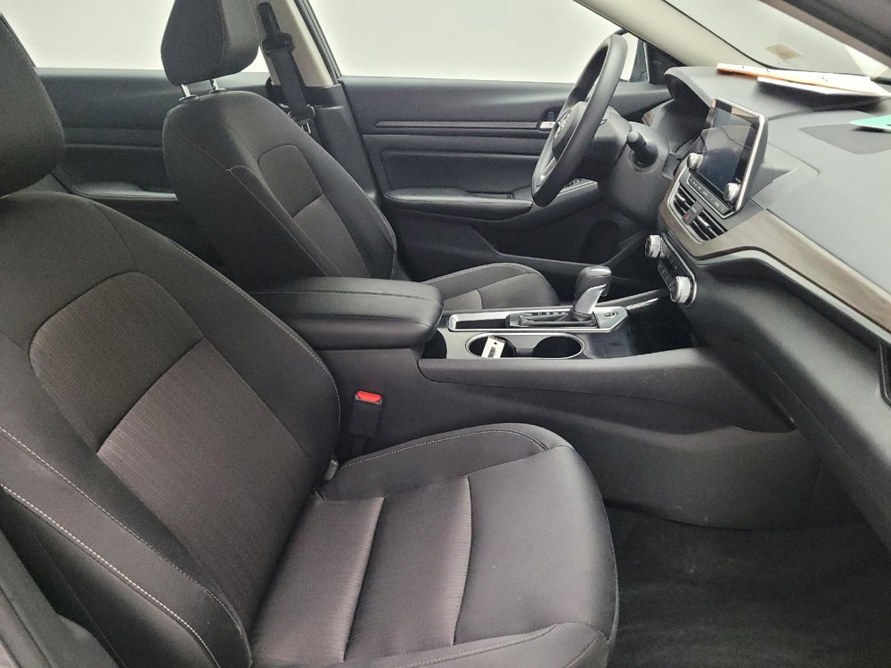 Used 2024 Nissan Altima 2.5 SV image 21
