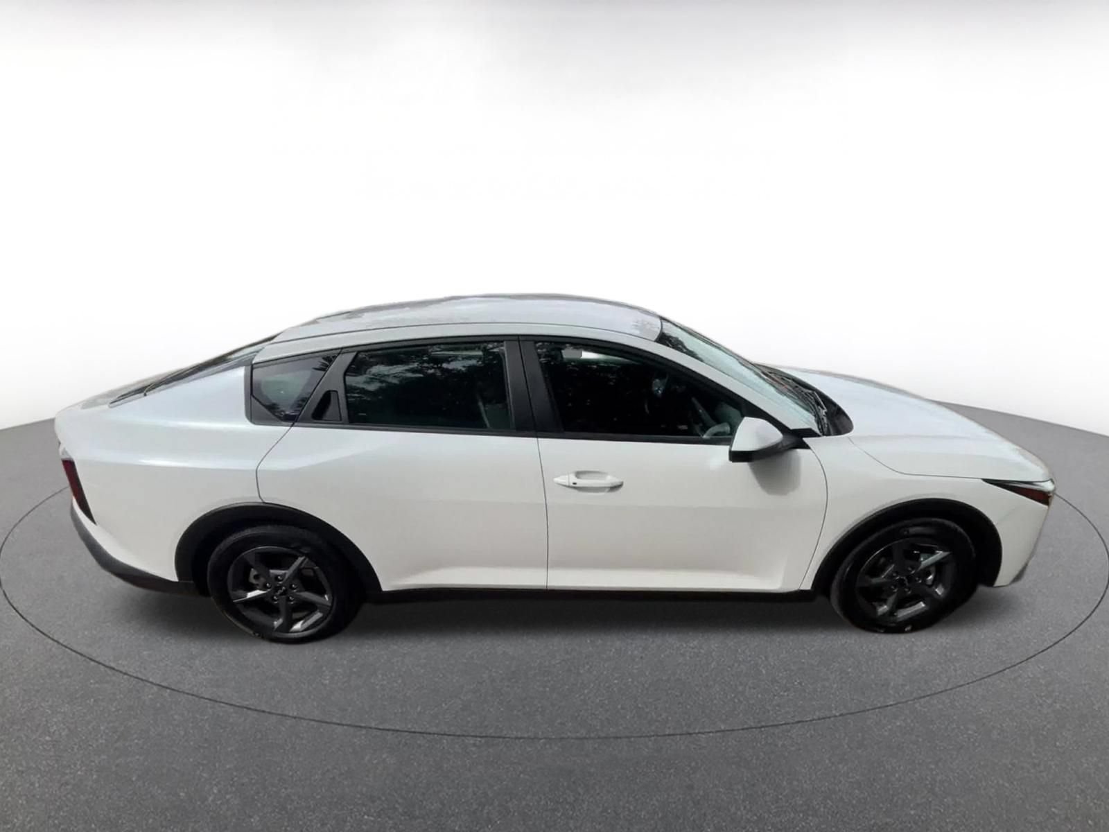 Used 2025 Kia K4 FWD image 16
