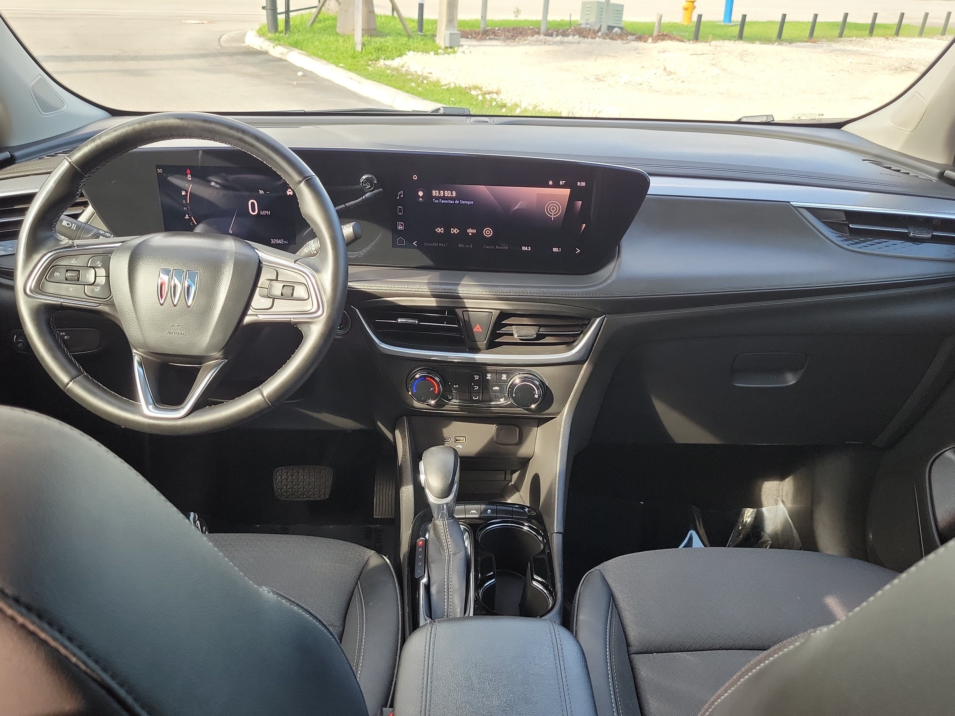 Used 2024 Buick Encore GX Preferred w/ Comfort Package FWD image 18