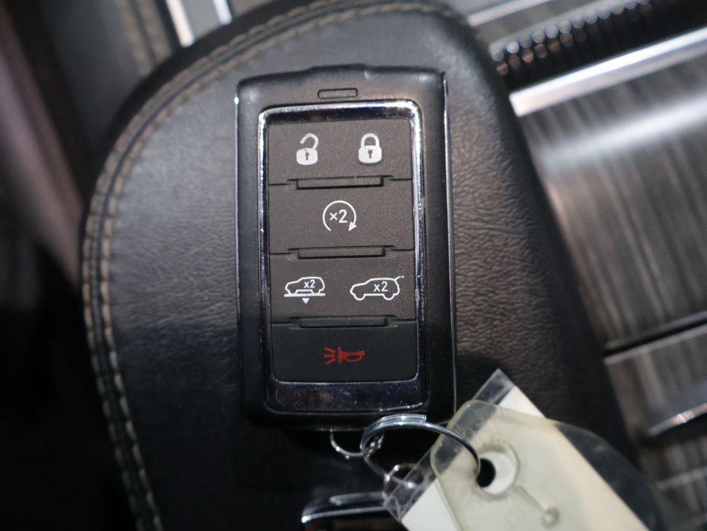 Used 2024 Jeep Wagoneer L Series III w/ Flexible Seating Group image 27