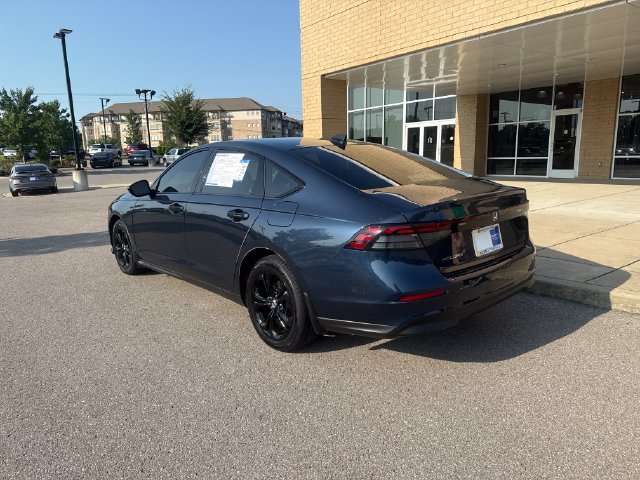 Certified 2025 Honda Accord SE image 3