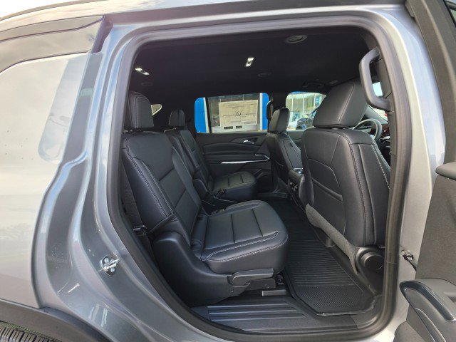 New 2026 Chevrolet Traverse LT image 15