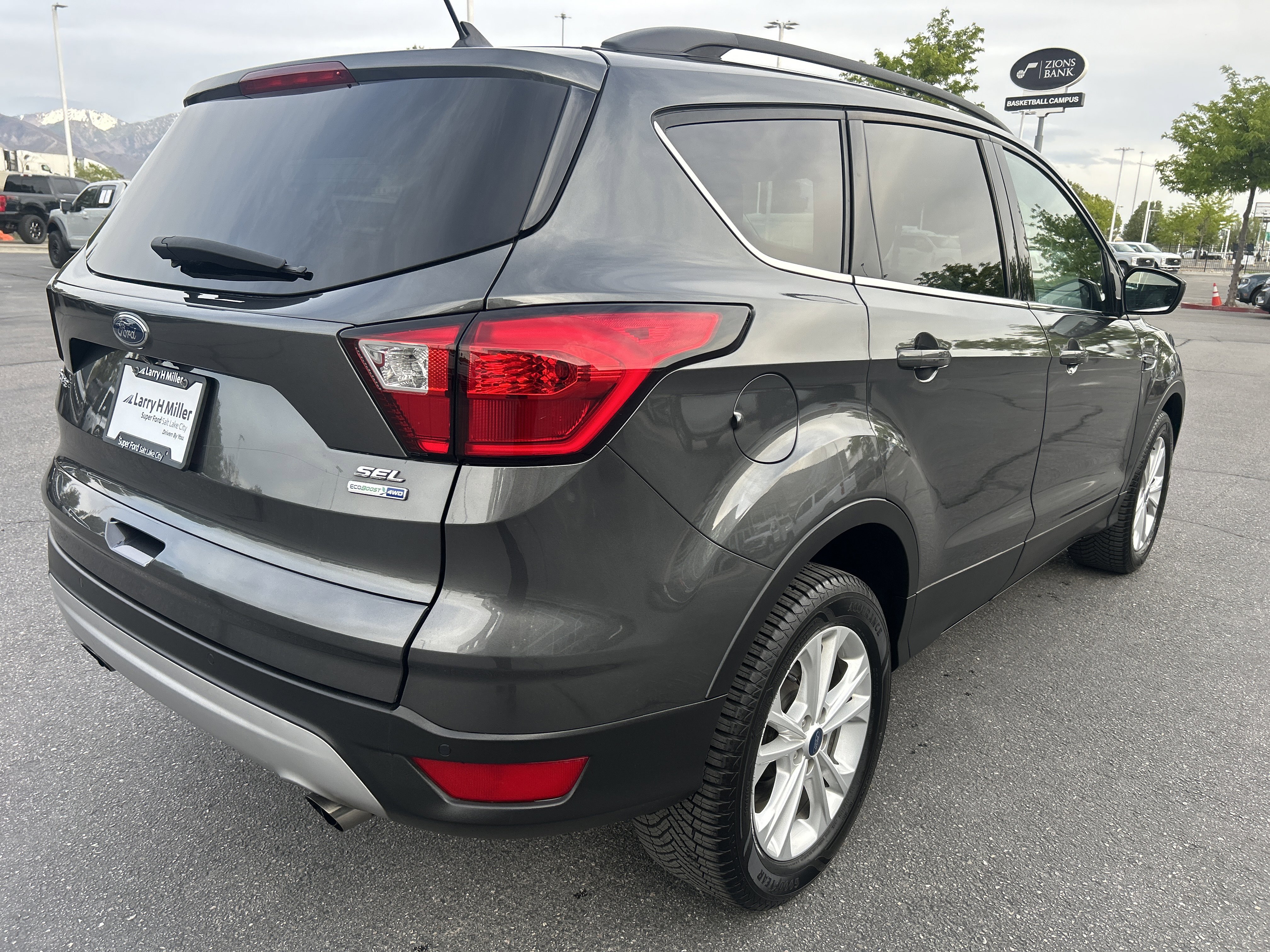 Used 2019 Ford Escape SEL AWD/4WD image 9