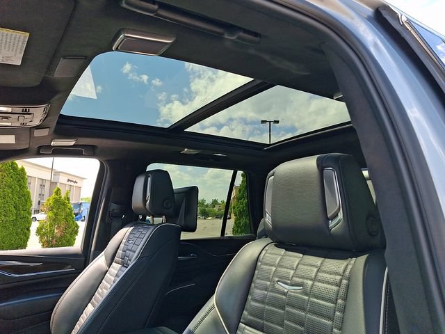 Certified 2023 Cadillac Escalade Sport Platinum w/ LPO, Floor Liner Package AWD/4WD image 14