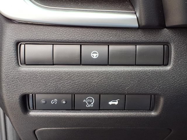 Used 2024 Nissan Rogue SV FWD image 13