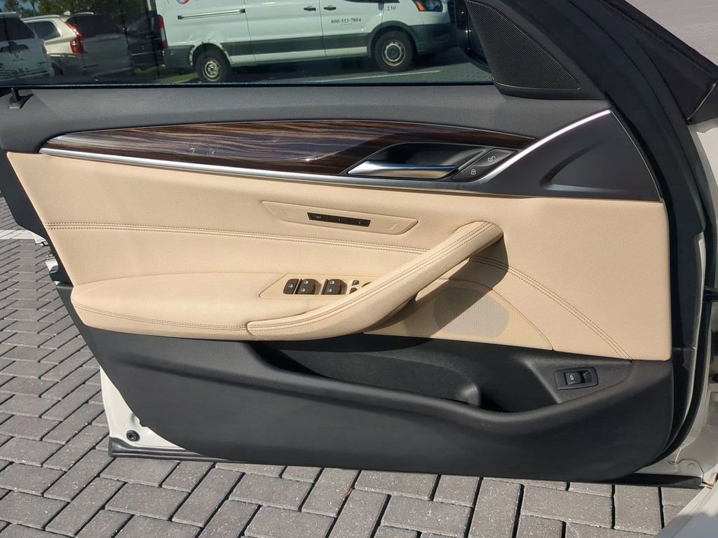 Certified 2023 BMW 540i w/ Convenience Package image 32