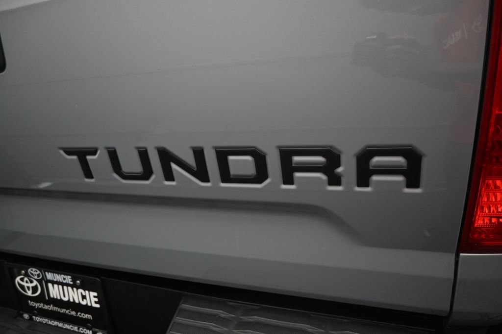 Used 2018 Toyota Tundra Limited w/ Limited Premium Package AWD/4WD image 32