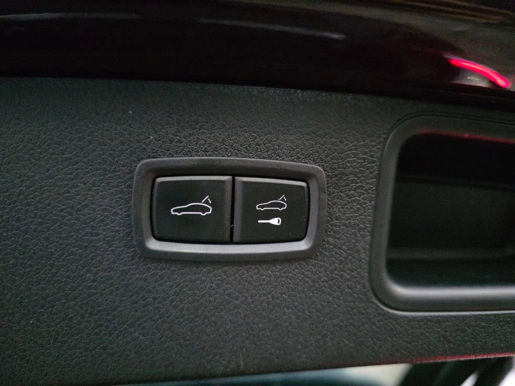 Used 2024 Porsche Macan S image 17