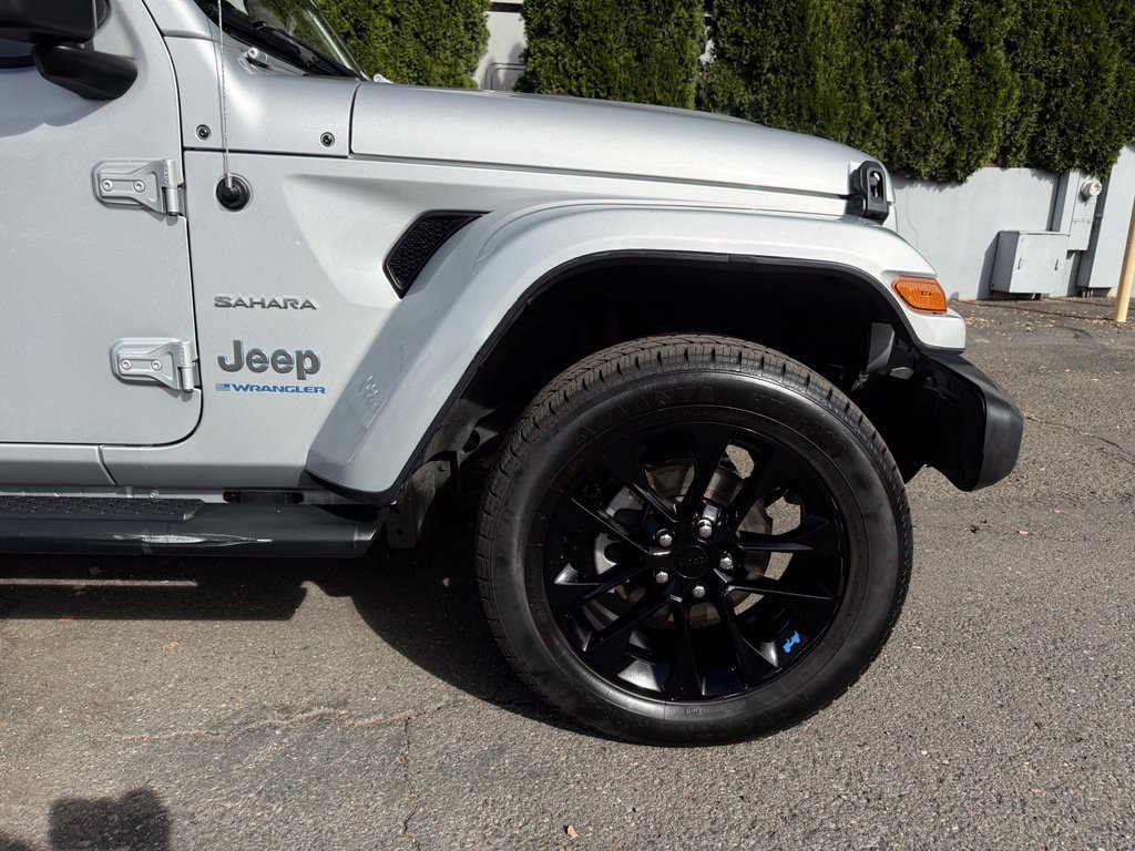 Used 2023 Jeep Wrangler Unlimited Sahara AWD/4WD image 13