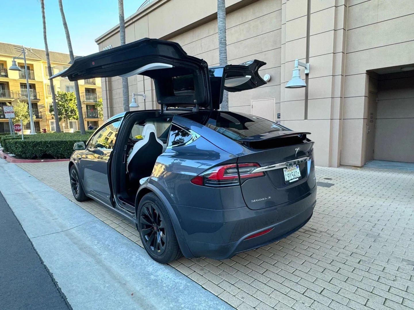 Used 2018 Tesla Model X 100D AWD/4WD image 6