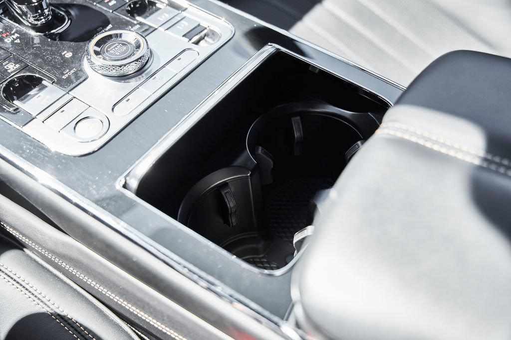 Used 2024 Bentley Flying Spur V8 AWD/4WD image 69