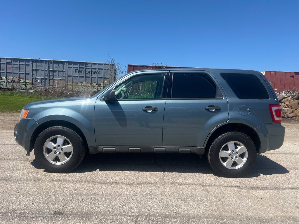 Used 2011 Ford Escape XLS w/ 101A Rapid Spec Order Code AWD/4WD image 4