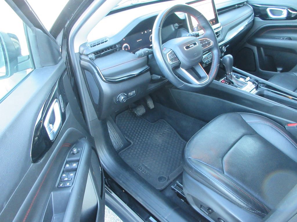 Used 2022 Jeep Compass Trailhawk w/ Trailhawk Elite Group image 13