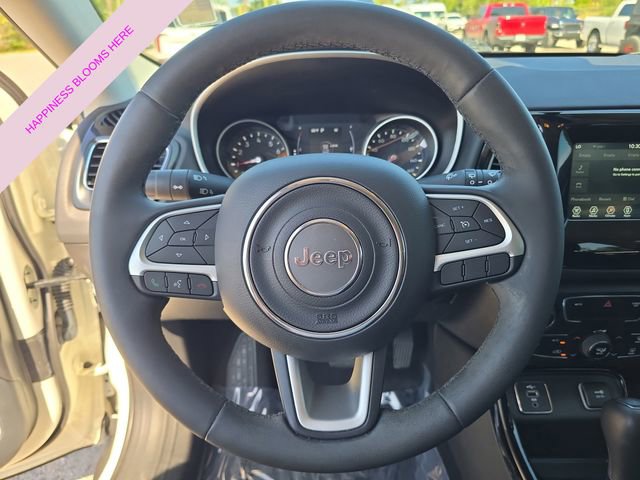 Certified 2021 Jeep Compass Latitude w/ Sun and Sound Group FWD image 24