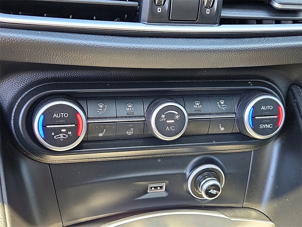 Used 2021 Alfa Romeo Stelvio Sprint w/ Sun & Sound Package image 18