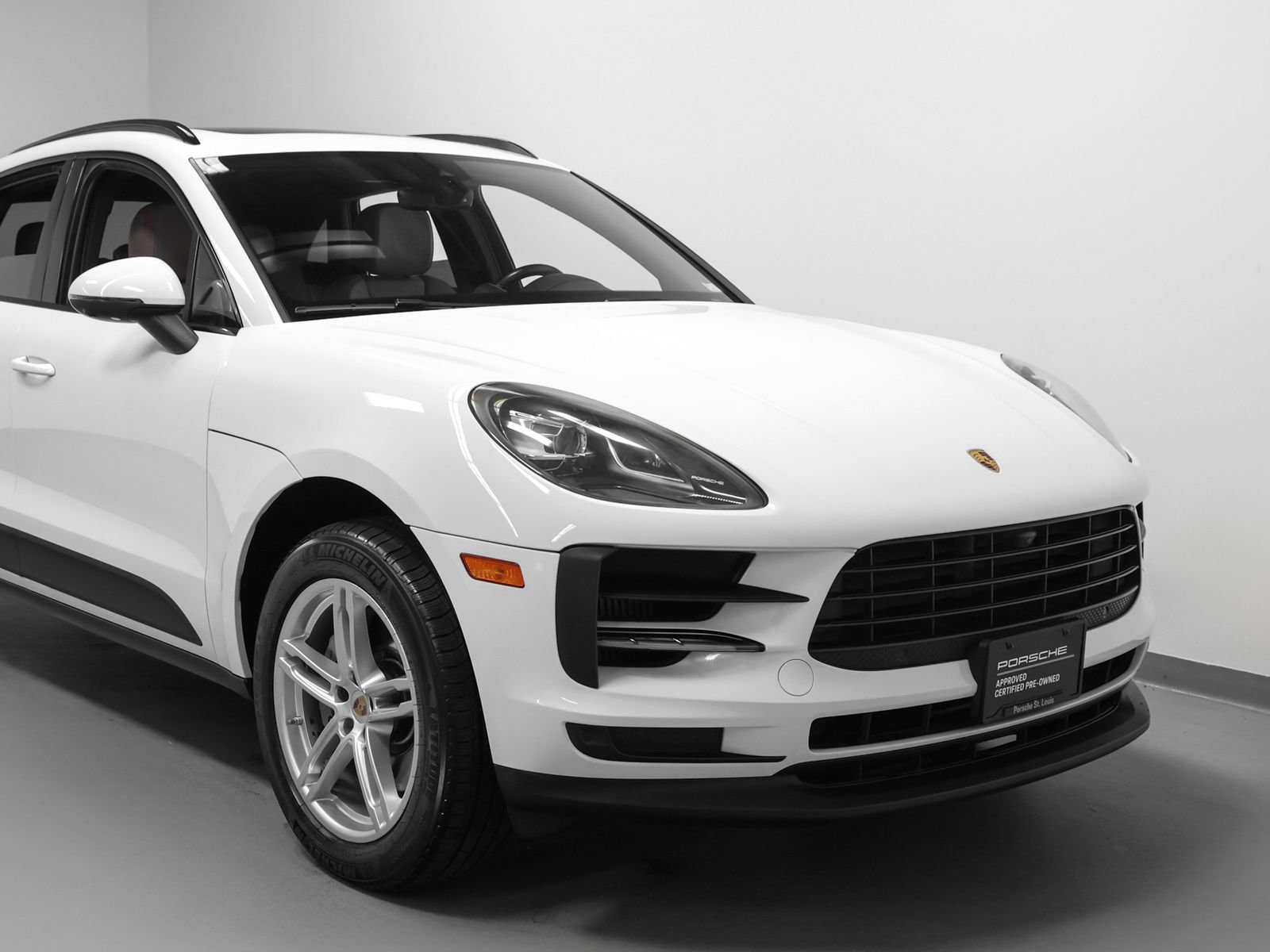 Certified 2021 Porsche Macan S image 9