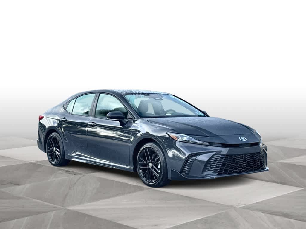 Used 2025 Toyota Camry SE FWD image 2