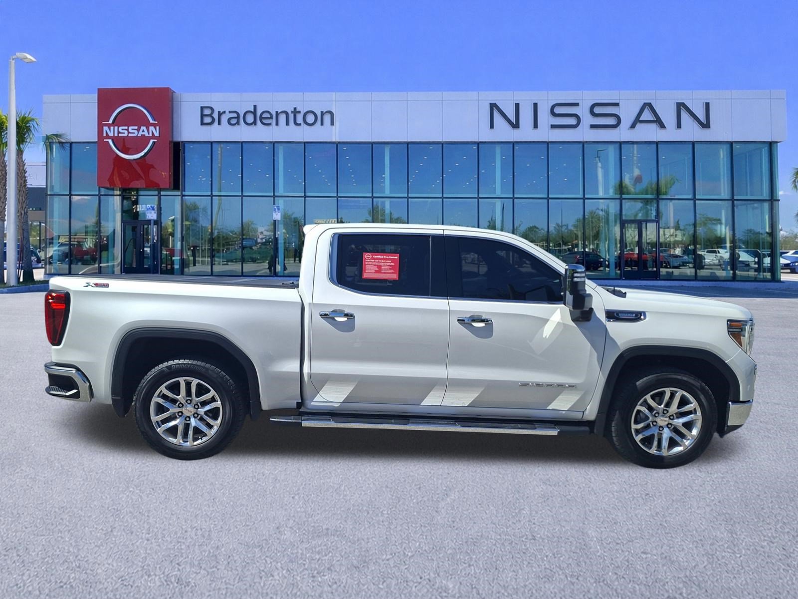 Used 2021 GMC Sierra 1500 SLT w/ SLT Premium Plus Package AWD/4WD image 4