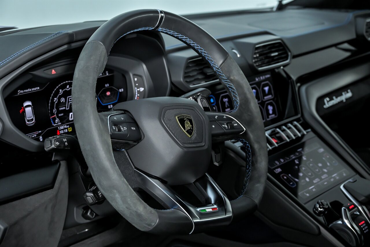 Used 2022 Lamborghini Urus image 25