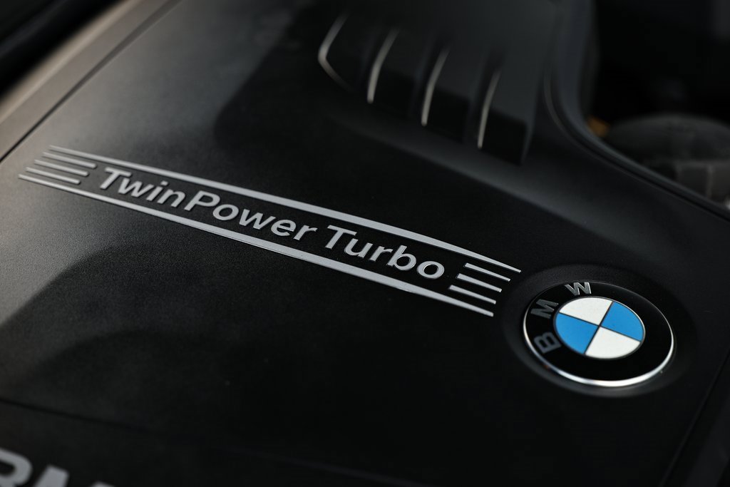 Used 2018 BMW 320i Sedan w/ Convenience Package image 32