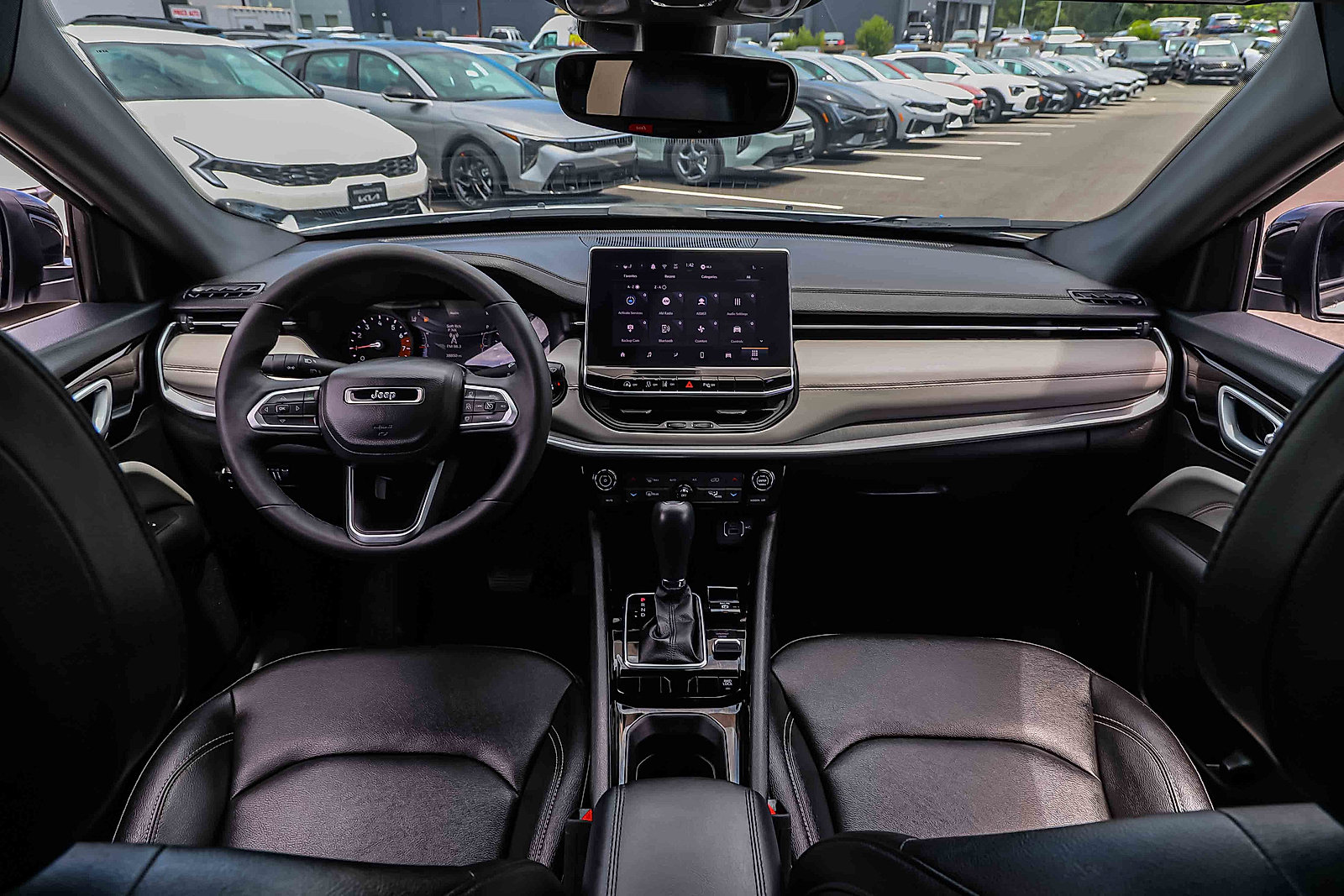 Used 2025 Jeep Compass Limited AWD/4WD image 19